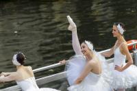 Staatsballett tanzt auf der Spree in Berlin Mitte 10.6.21