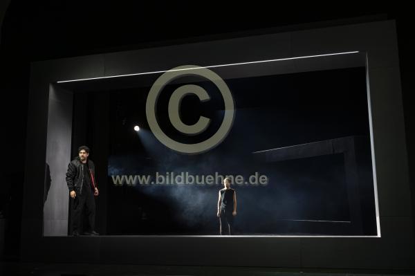 GorkiTheaterHundWolfSchakal-8072