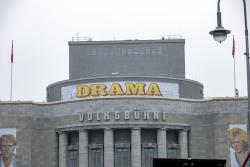 volksbuehne24DramaAussen020