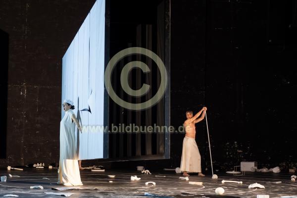BerlinerEnsembleAntigone-0952