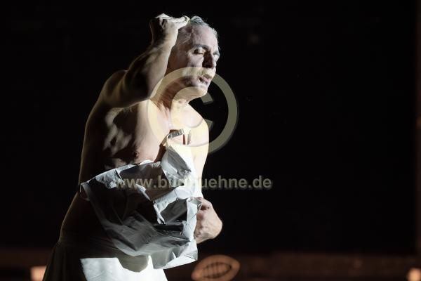 BerlinerEnsembleAntigone-1081