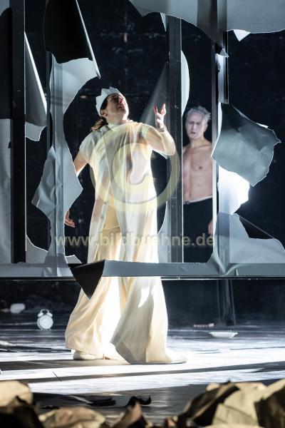 BerlinerEnsembleAntigone-1189